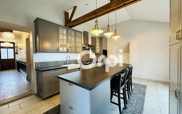 Maison à louer    7 pièces •  Chivres-Val