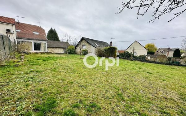 Maison à louer    7 pièces •  Chivres-Val