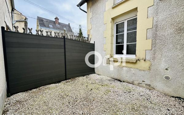 Maison à louer    7 pièces •  Chivres-Val