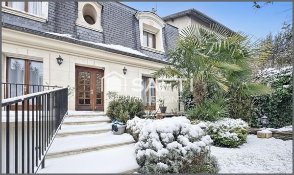 15 mn a pieds du RER À et a 2mn des commerces