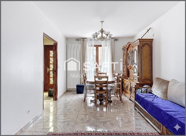 15 mn a pieds du RER À et a 2mn des commerces