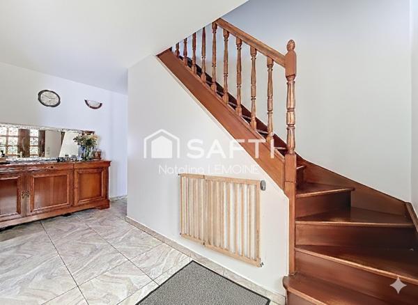 15 mn a pieds du RER À et a 2mn des commerces