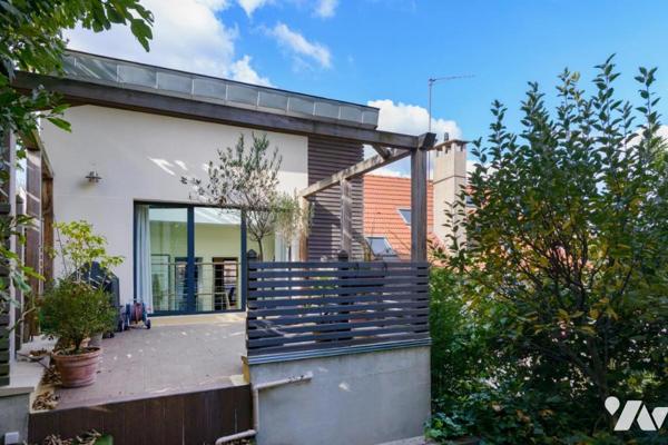 MEUDON / BELLEVUE - CENTRE - MAISON D'ARCHITECTE 6 PIÈCES AVEC TERRASSES ET JARDIN SUSPENDU
