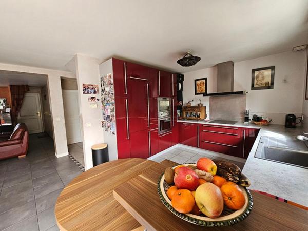 MAISON VUE SUR LE BOIS