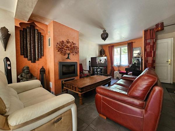 MAISON VUE SUR LE BOIS
