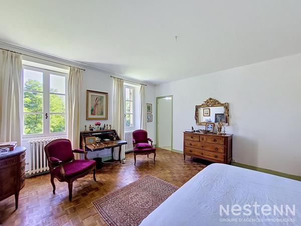 A Vendre Maison de Maître rénovée de 317 m² sur propriété arboré de près d'1,5 hectare