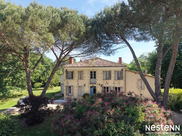 A Vendre Maison de Maître rénovée de 317 m² sur propriété arboré de près d'1,5 hectare