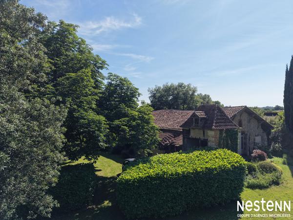 A Vendre Maison de Maître rénovée de 317 m² sur propriété arboré de près d'1,5 hectare