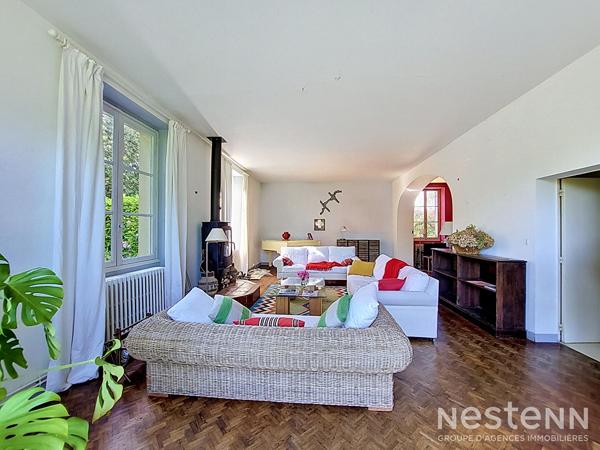 A Vendre Maison de Maître rénovée de 317 m² sur propriété arboré de près d'1,5 hectare