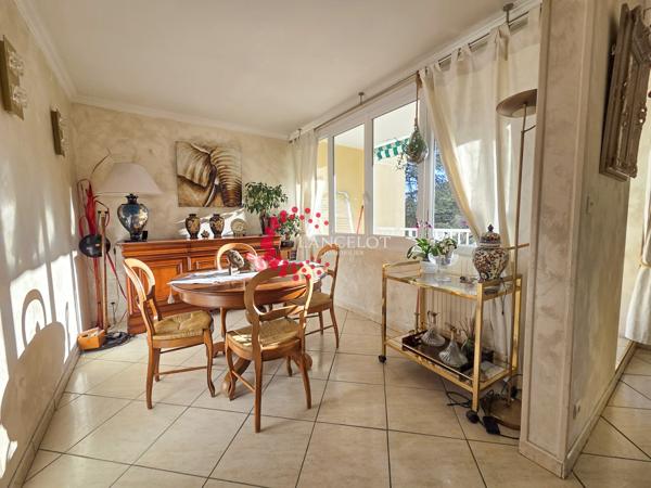 Appartement 4 pièces 81 m² avec balcon et parking privatif
