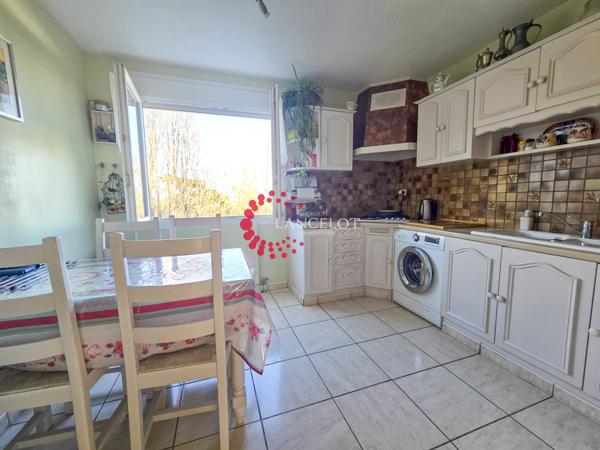 Appartement 4 pièces 81 m² avec balcon et parking privatif