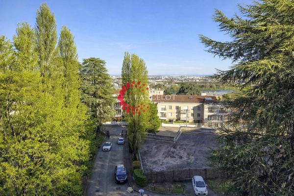 Appartement 4 pièces 81 m² avec balcon et parking privatif