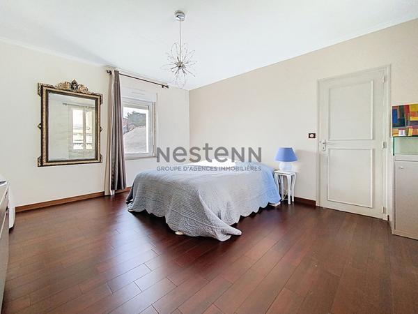 Belle maison ancienne située dans le centre ville de Montjean Sur Loire, à 2 pas des commodités