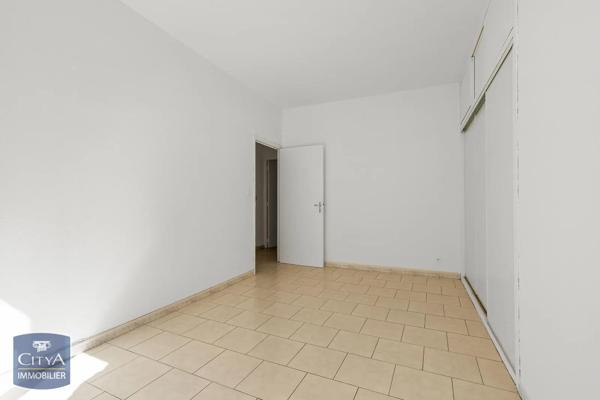 Appartement à louer 3 pièces 76.83m² Lodève (34700)