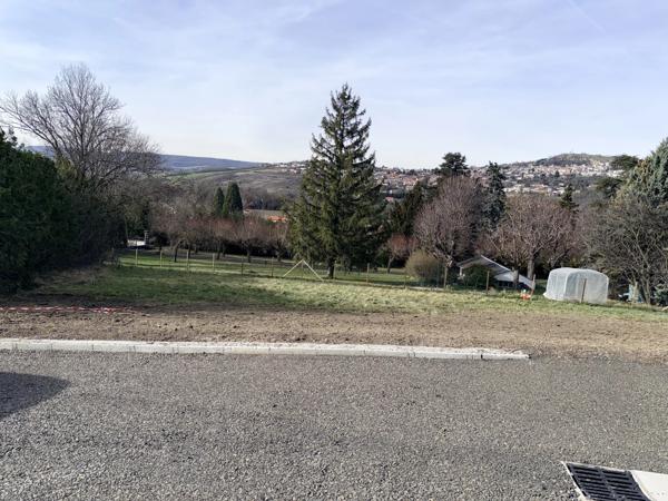 Immobilier Veyre-Monton (63960) – Terrain constructible 500m2 – 100 000 €