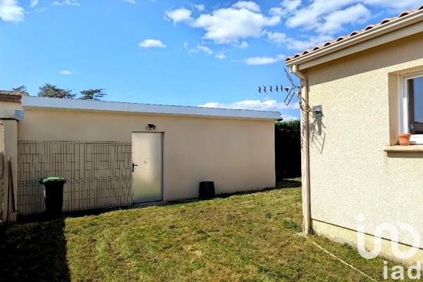 Maison à vendre 7 pièces 108 m² Saint-Seurin-sur-l'Isle