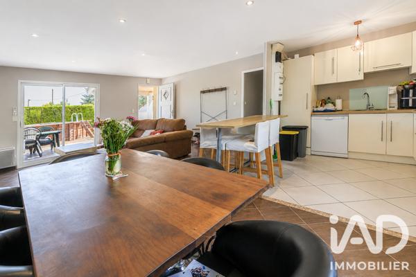 Maison à vendre 7 pièces 108 m² Saint-Seurin-sur-l'Isle