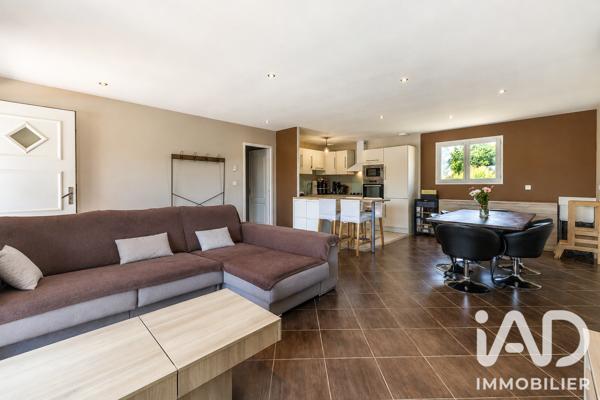 Maison à vendre 7 pièces 108 m² Saint-Seurin-sur-l'Isle