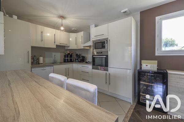 Maison à vendre 7 pièces 108 m² Saint-Seurin-sur-l'Isle