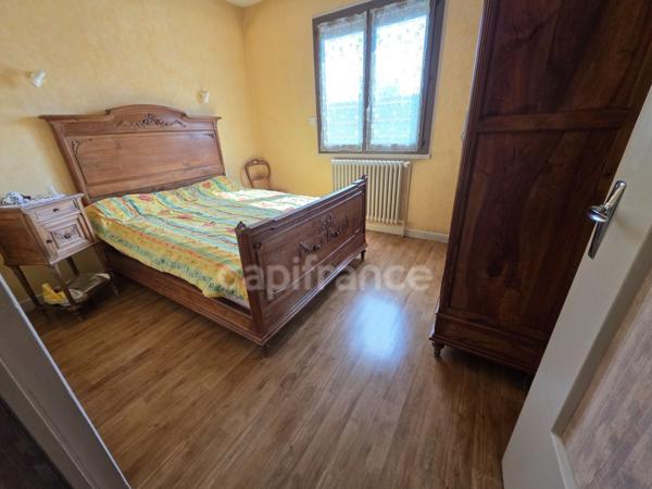 Maison avec jardin verger piscinable – À deux pas des commodités ! 132 m² de confort, 4 chambres, terrasse, garage, fibre… Parfaite pour accueillir vos nouveaux projets de vie !