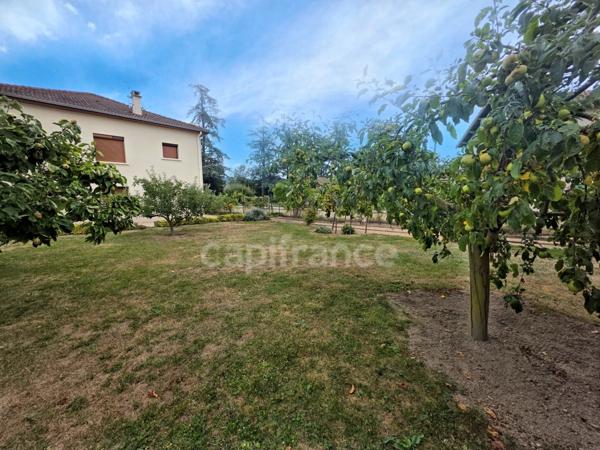 Maison avec jardin verger piscinable – À deux pas des commodités ! 132 m² de confort, 4 chambres, terrasse, garage, fibre… Parfaite pour accueillir vos nouveaux projets de vie !