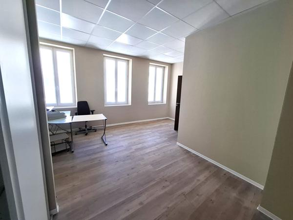 Bureaux 13005 Marseille 64 m2