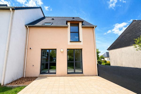 Maison récente 3 pièces à vendre à Saint Armel - Plein centre, accès gare à pied