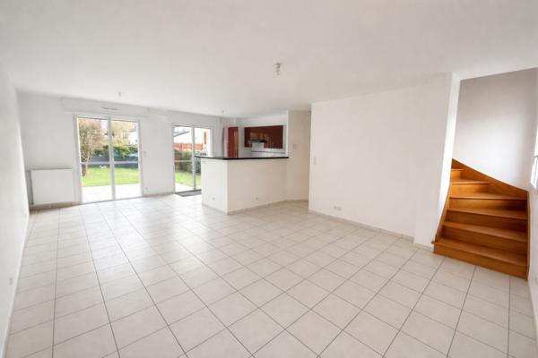 Maison récente 3 pièces à vendre à Saint Armel - Plein centre, accès gare à pied