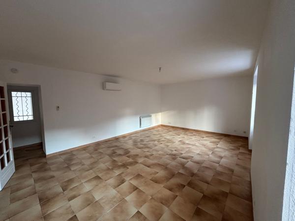 Maison 07700 Saint Just D Ardeche 4 pièce(s) 119 m2 Saint-Just-d'Ardèche (07700)