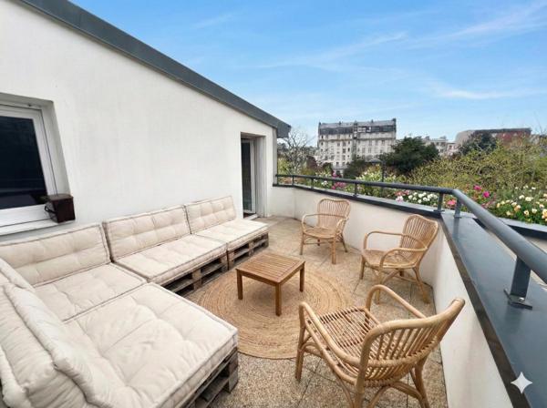 Rare à Saint-Martin : Triplex contemporain avec rooftop, terrasses et garage – DPE C
