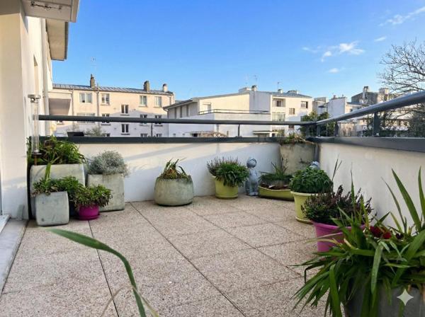 Rare à Saint-Martin : Triplex contemporain avec rooftop, terrasses et garage – DPE C