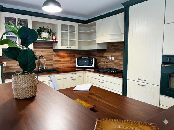 Rare à Saint-Martin : Triplex contemporain avec rooftop, terrasses et garage – DPE C