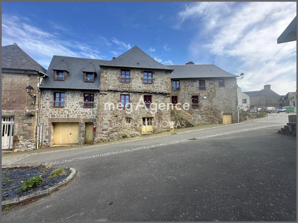 Immeuble à BAZOUGES-LA-PEROUSE, 35560 - 385m²
