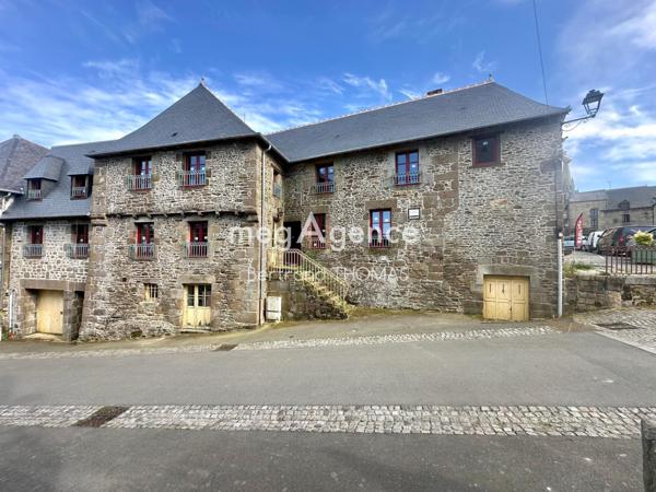 Immeuble à BAZOUGES-LA-PEROUSE, 35560 - 385m²