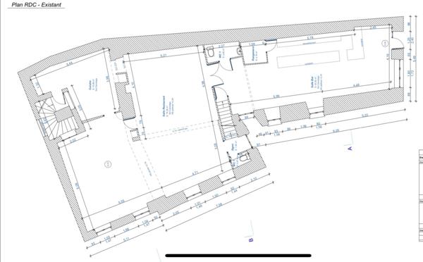 Immeuble à BAZOUGES-LA-PEROUSE, 35560 - 385m²