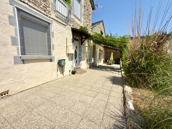MAISON DE CARACTÈRE - 220 m² - 8 PIECES - 5 CHAMBRES - JARDIN - DIVISIBLE EN 2 MAISONS - CHARME ET AUTHENTICITÉ à REQUISTA - A PROXIMITE DE LA VALLEE DU TARN Requista