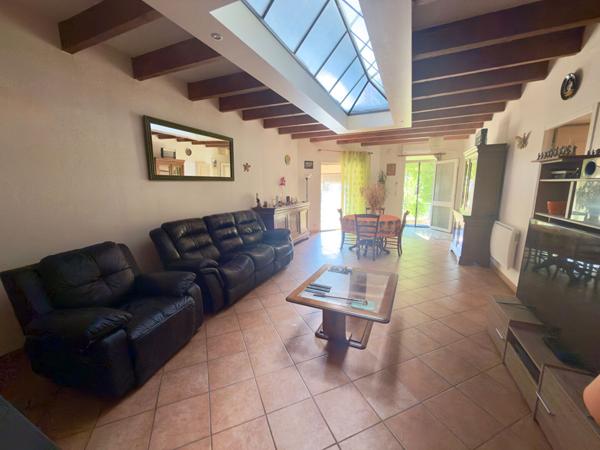 MAISON DE CARACTÈRE - 220 m² - 8 PIECES - 5 CHAMBRES - JARDIN - DIVISIBLE EN 2 MAISONS - CHARME ET AUTHENTICITÉ à REQUISTA - A PROXIMITE DE LA VALLEE DU TARN Requista