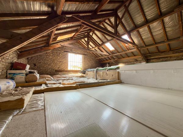 MAISON DE CARACTÈRE - 220 m² - 8 PIECES - 5 CHAMBRES - JARDIN - DIVISIBLE EN 2 MAISONS - CHARME ET AUTHENTICITÉ à REQUISTA - A PROXIMITE DE LA VALLEE DU TARN Requista