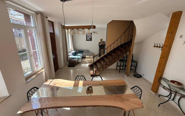Maison à vendre    5 pièces •  La Fère