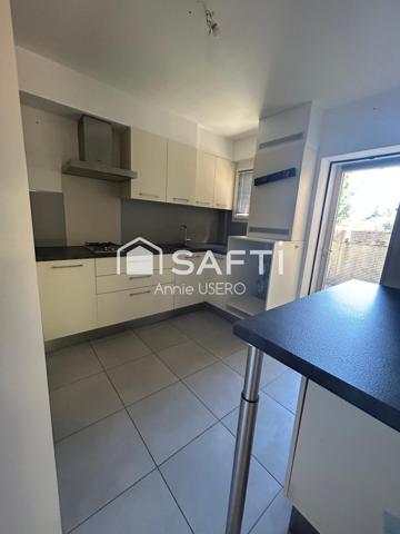 Maison de ville, tout confort, avec garage