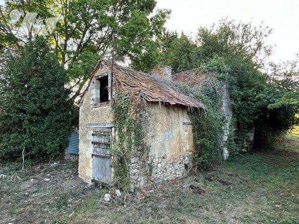 MAISON A VENDRE BAUGE EN ANJOU
Maison ancienne située à CHEVIRE LE ROUGE
Maison comprenant au...