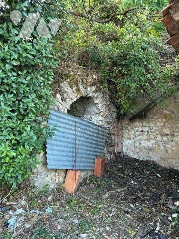 MAISON A VENDRE BAUGE EN ANJOU
Maison ancienne située à CHEVIRE LE ROUGE
Maison comprenant au...