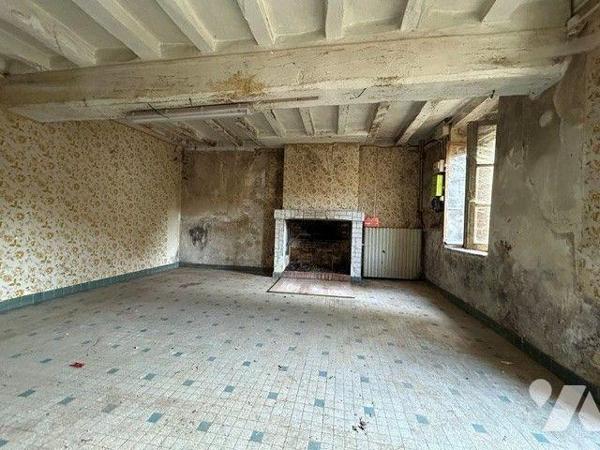 MAISON A VENDRE BAUGE EN ANJOU
Maison ancienne située à CHEVIRE LE ROUGE
Maison comprenant au...