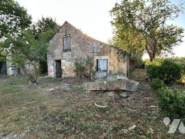 MAISON A VENDRE BAUGE EN ANJOU
Maison ancienne située à CHEVIRE LE ROUGE
Maison comprenant au...
