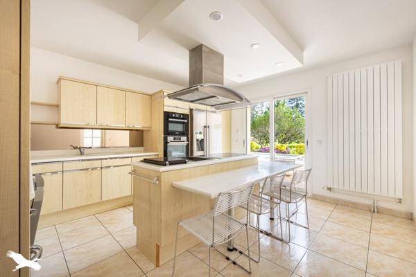 Maison à vendre 384 345 € Saint-Victurnien 7 p 255 m² DPE C
