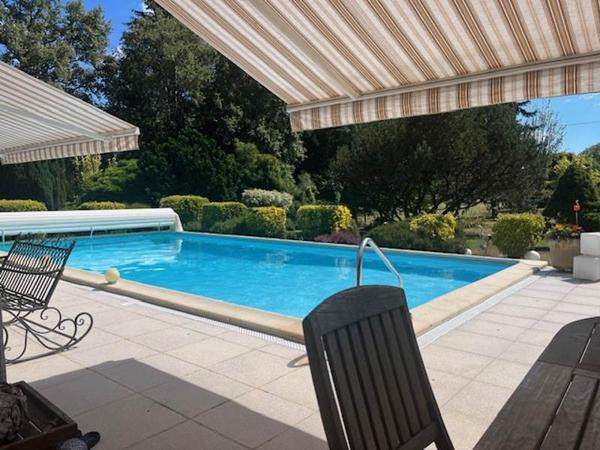 Maison à vendre 384 345 € Saint-Victurnien 7 p 255 m² DPE C