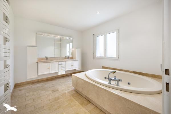 Maison à vendre 384 345 € Saint-Victurnien 7 p 255 m² DPE C