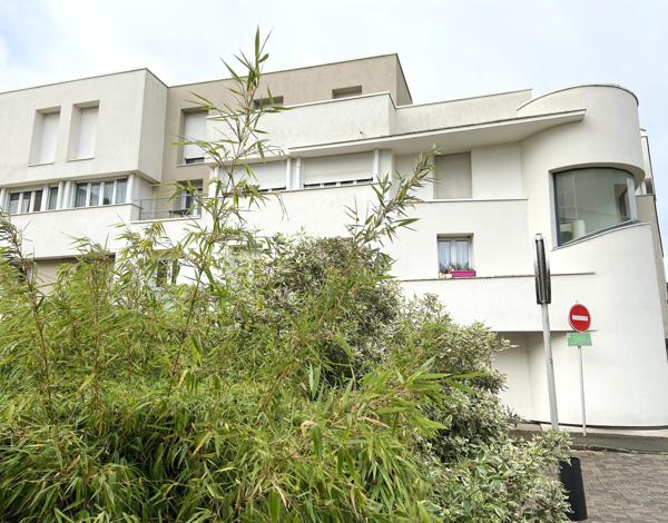 Appartement 3 pièces situé à 800 mètres de la gare de Chartres avec parking