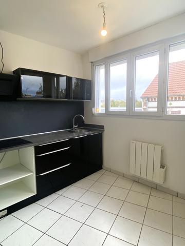 Appartement 3 pièces situé à 800 mètres de la gare de Chartres avec parking