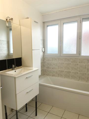 Appartement 3 pièces situé à 800 mètres de la gare de Chartres avec parking